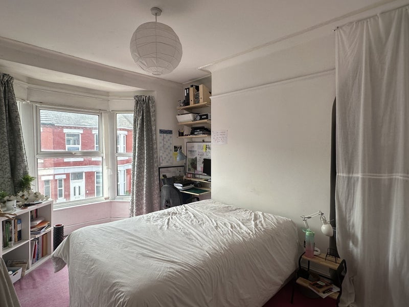 Room Fareham Road in Liverpool