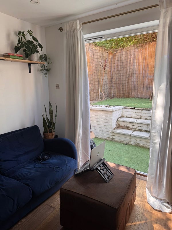 Room Margate Road in Greater London