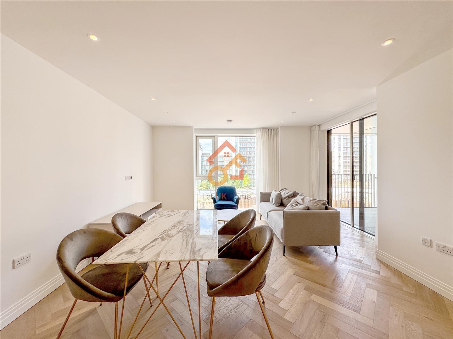 Flat Bridgewater Road in London