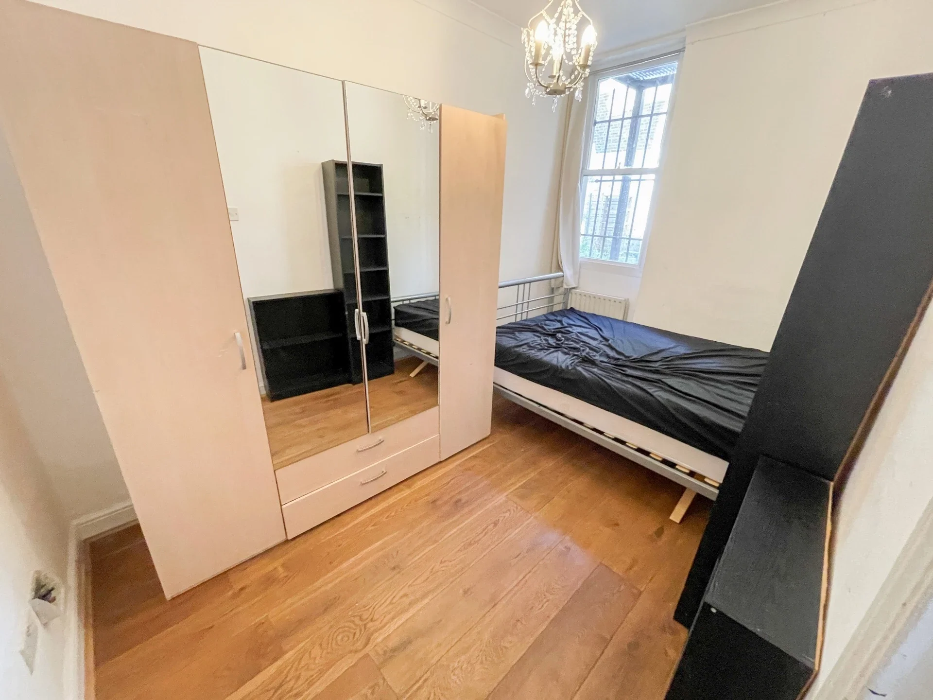 Flat Warwick Avenue in City of Westminster
