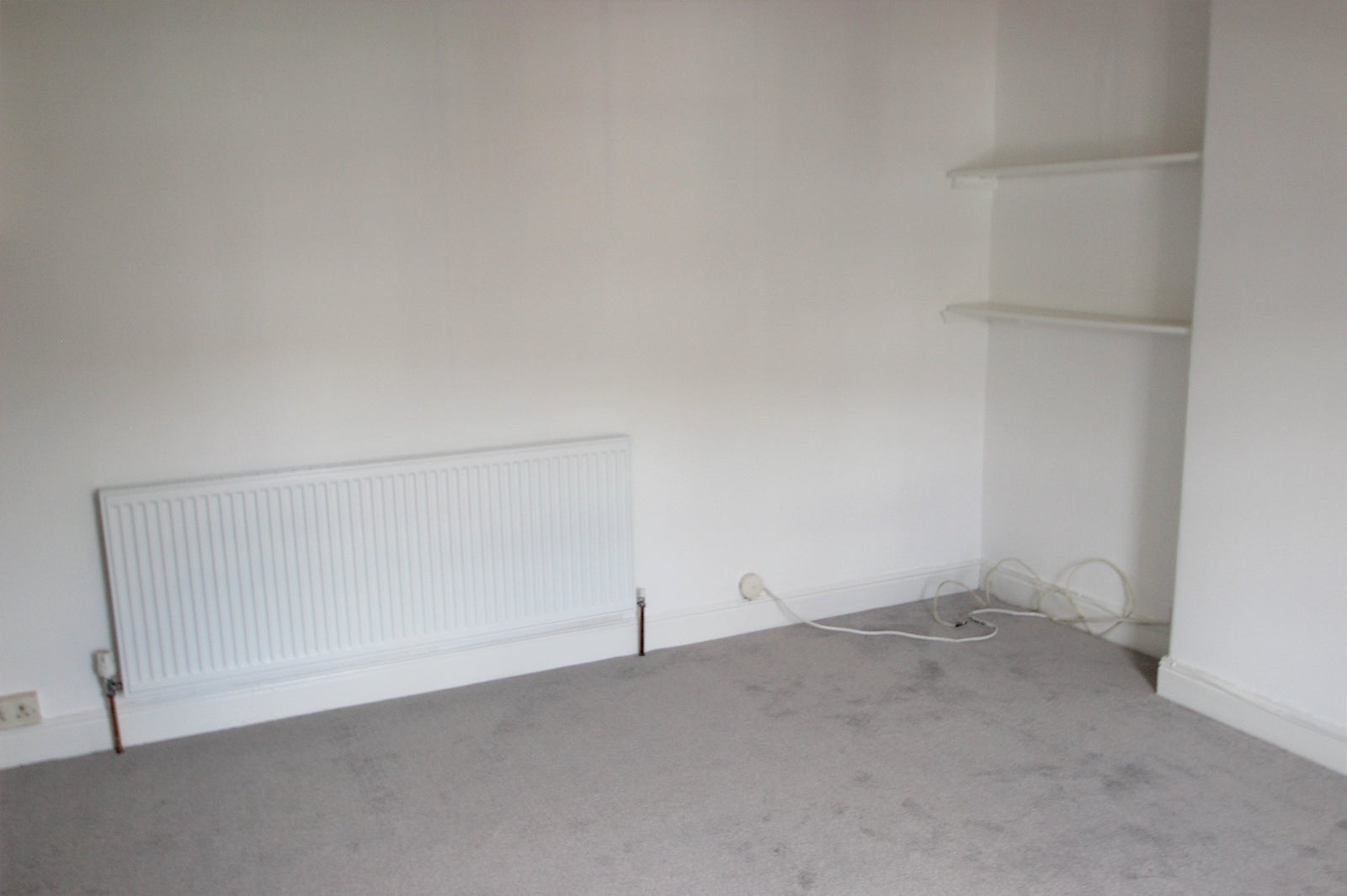 Flat Roundhay Crescent in Leeds