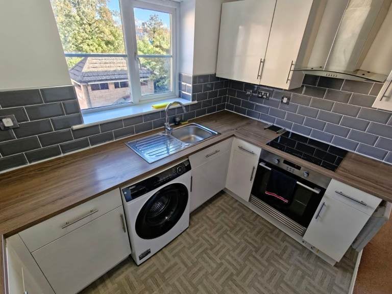 Flat Orwell Close in Bedford