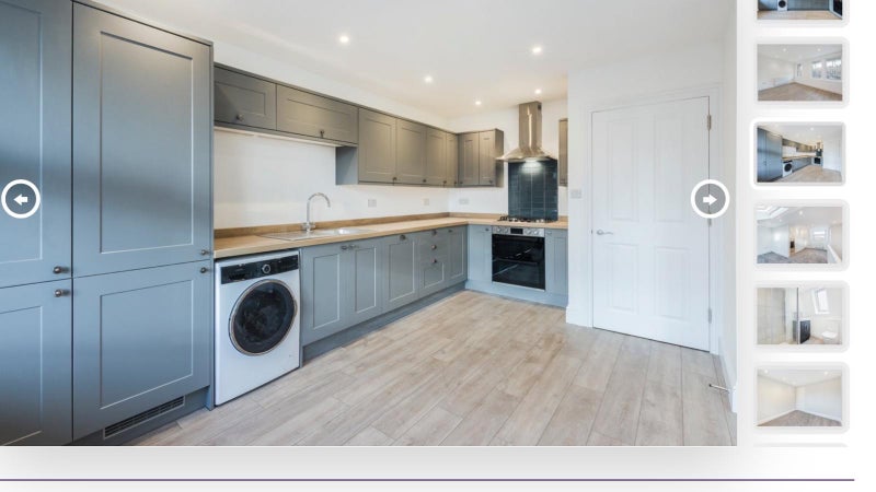 Room Askew Road in Greater London