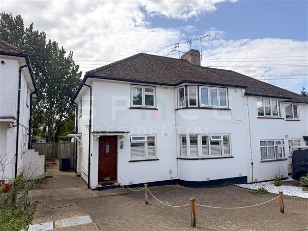 Flat Westmere Drive in Greater London
