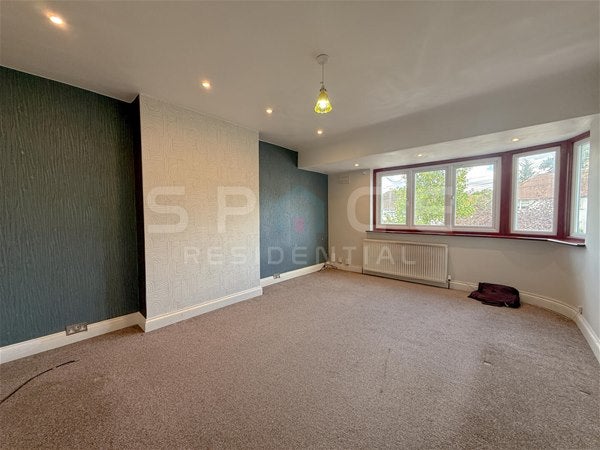 Flat Westmere Drive in Greater London