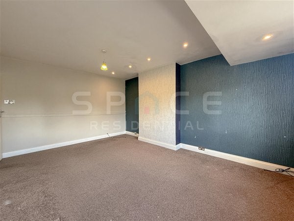 Flat Westmere Drive in Greater London