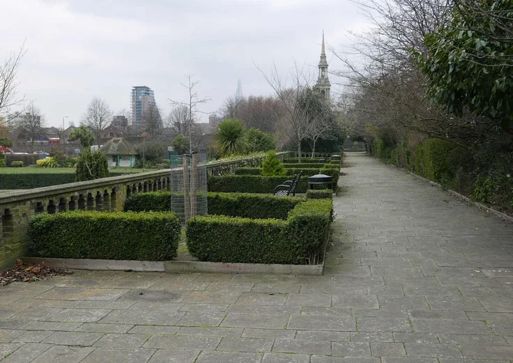 Flat Glasshouse Fields in Greater London