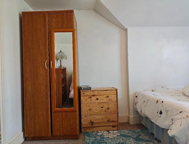Room Thorncombe Road in Greater London
