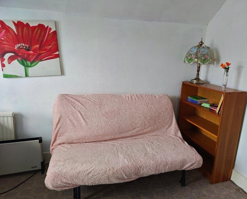 Room Thorncombe Road in Greater London
