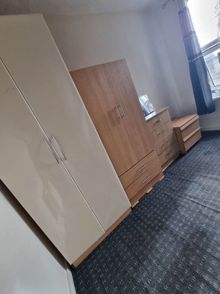 Room Plashet Road in Greater London