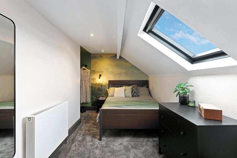 Room Barley Hill Road in Leeds