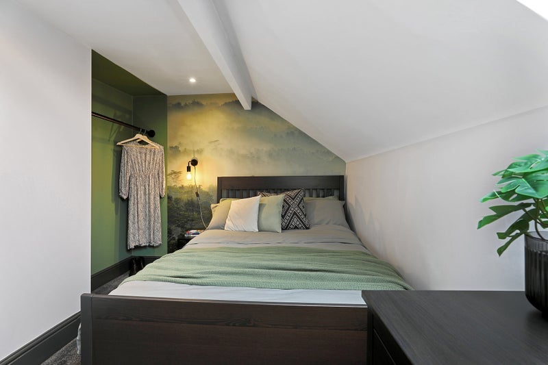 Room Barley Hill Road in Leeds