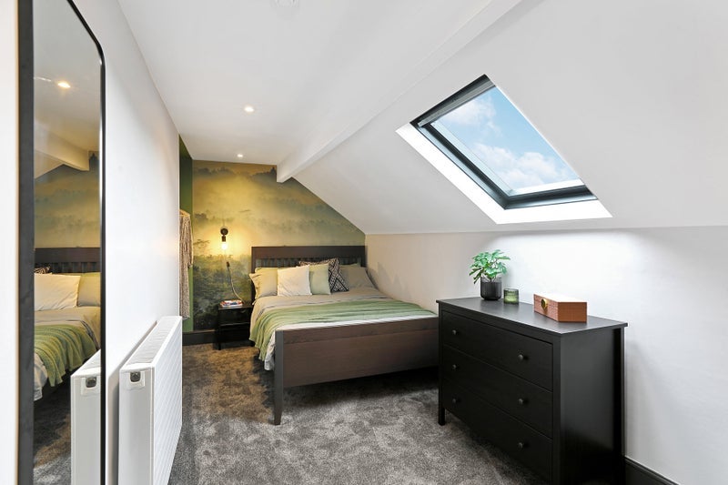 Room Barley Hill Road in Leeds
