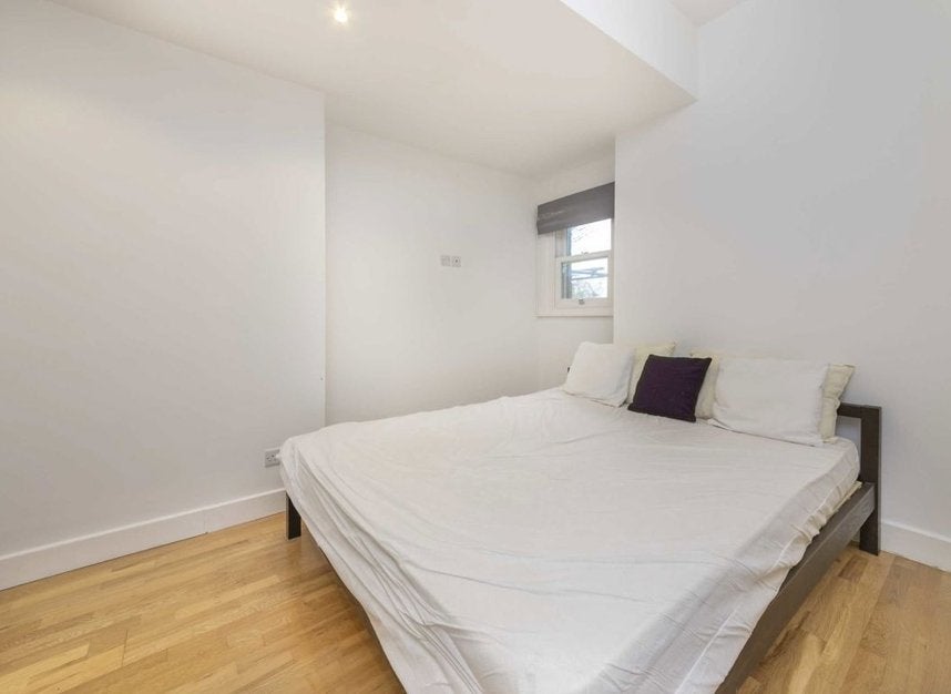 Flat Fitzjohn's Avenue in Greater London