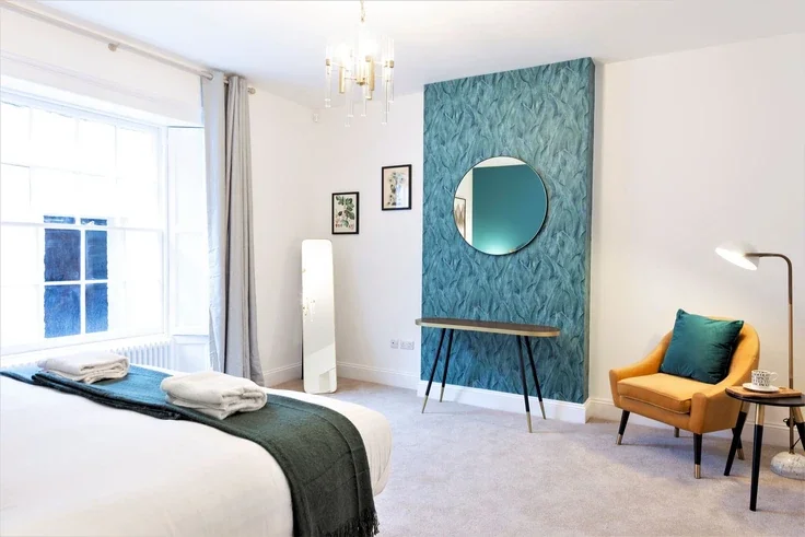 Flat Triangle West in Bristol