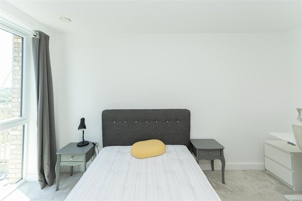 Flat Abbeydale Road in Greater London