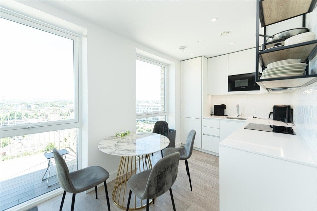 Flat Abbeydale Road in Greater London