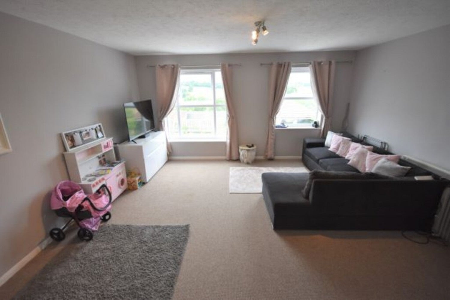 Flat Whitycombe Way in Exeter