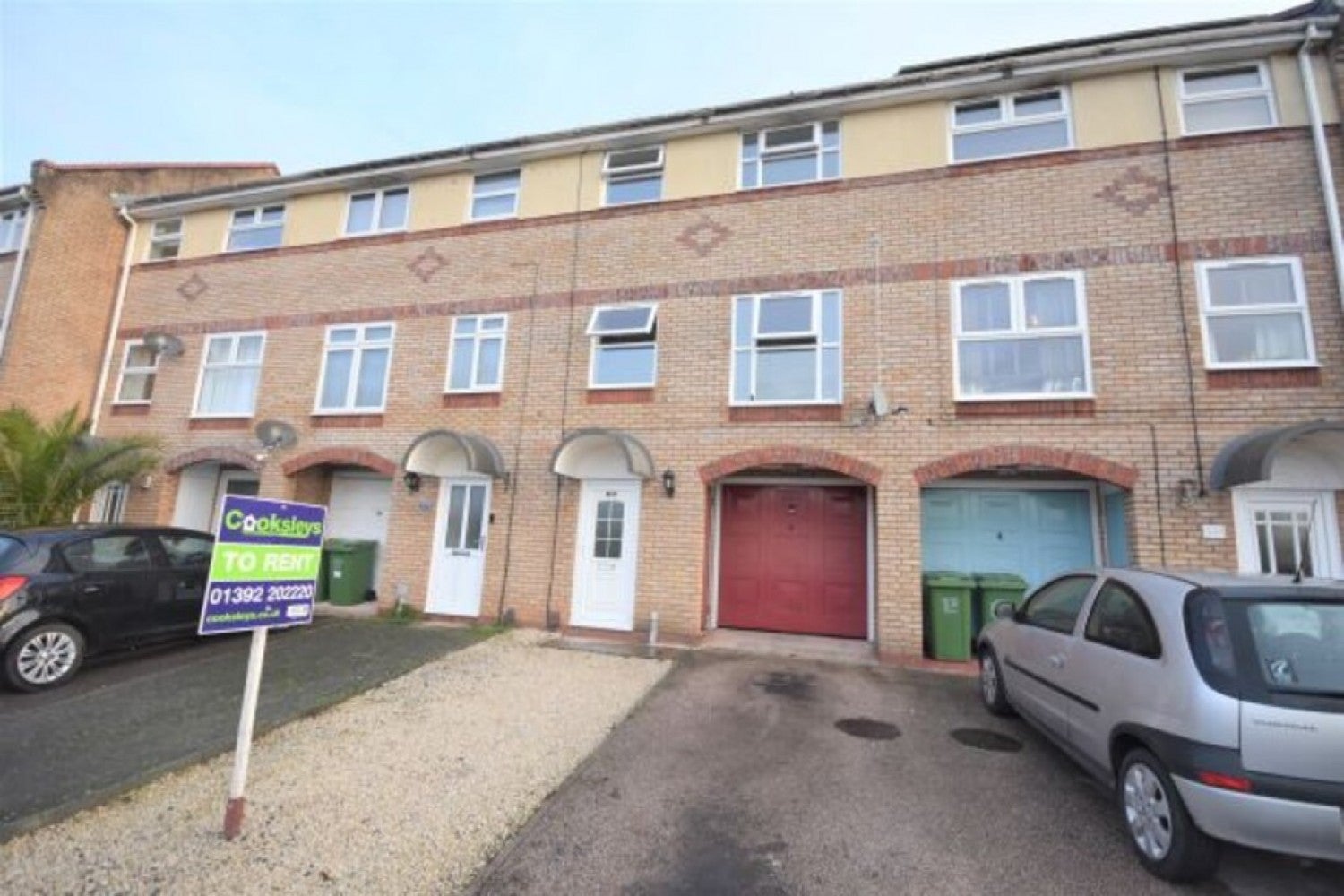 Flat Whitycombe Way in Exeter