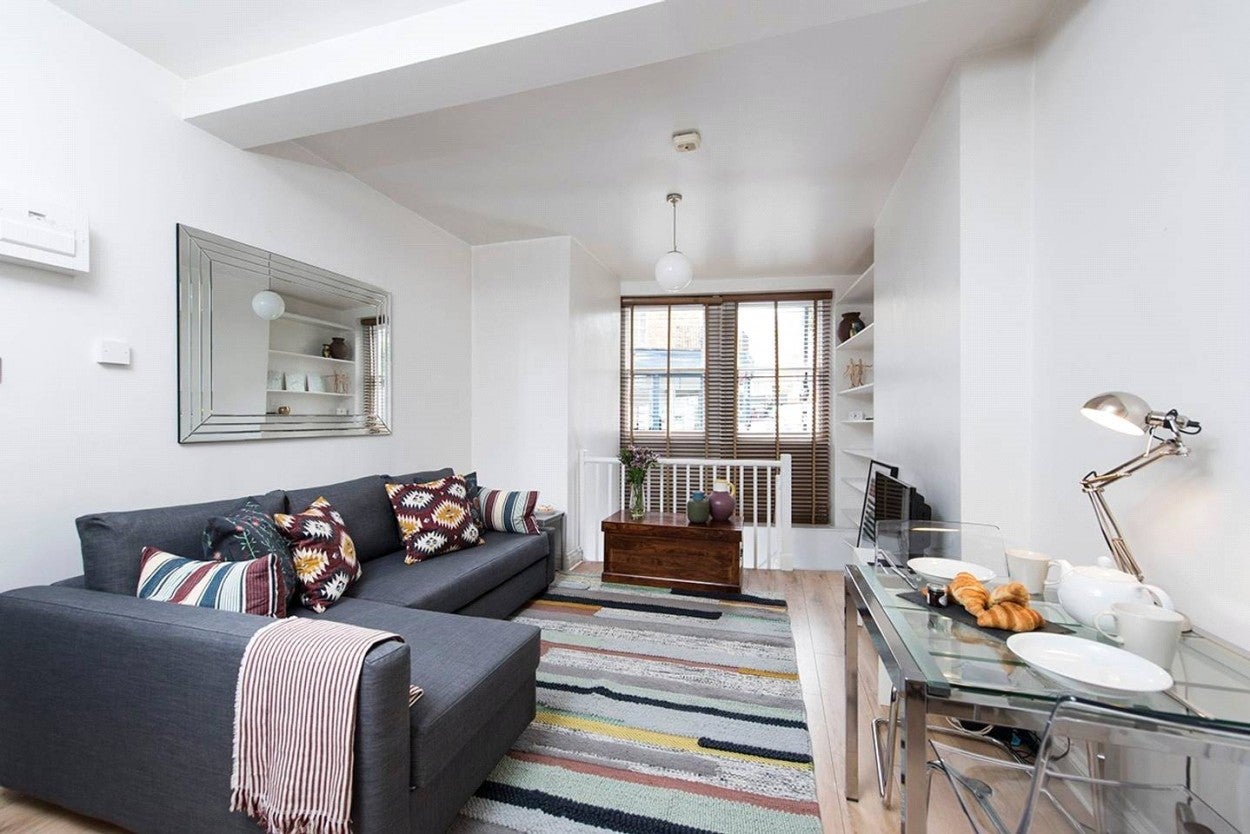 Flat Northdown Street in Greater London