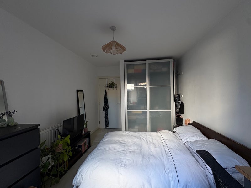 Room Recovery Street in Greater London