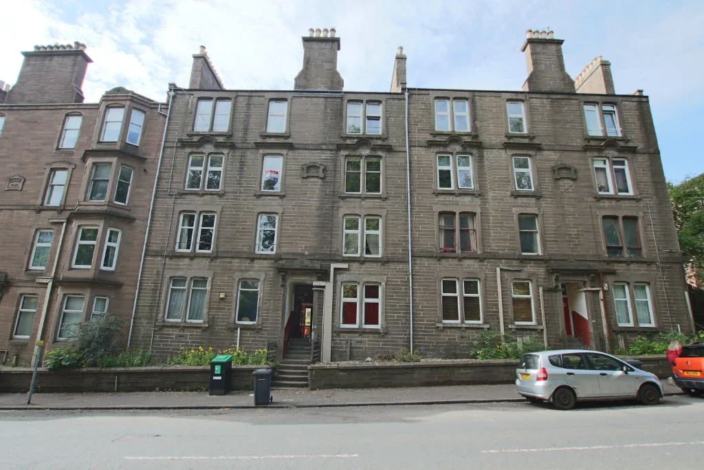Flat Lochee Road in Dundee
