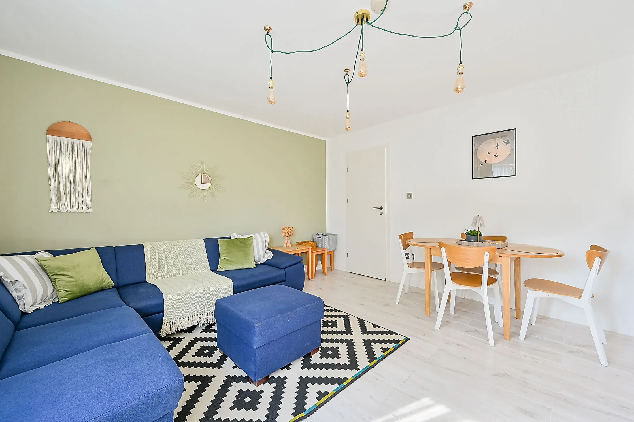 Flat Kennet Road in Greater London