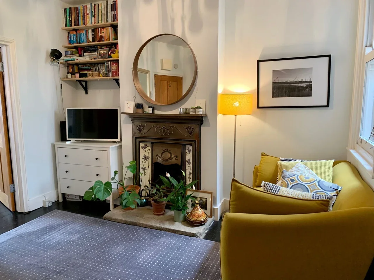Flat Belsham Street in Greater London