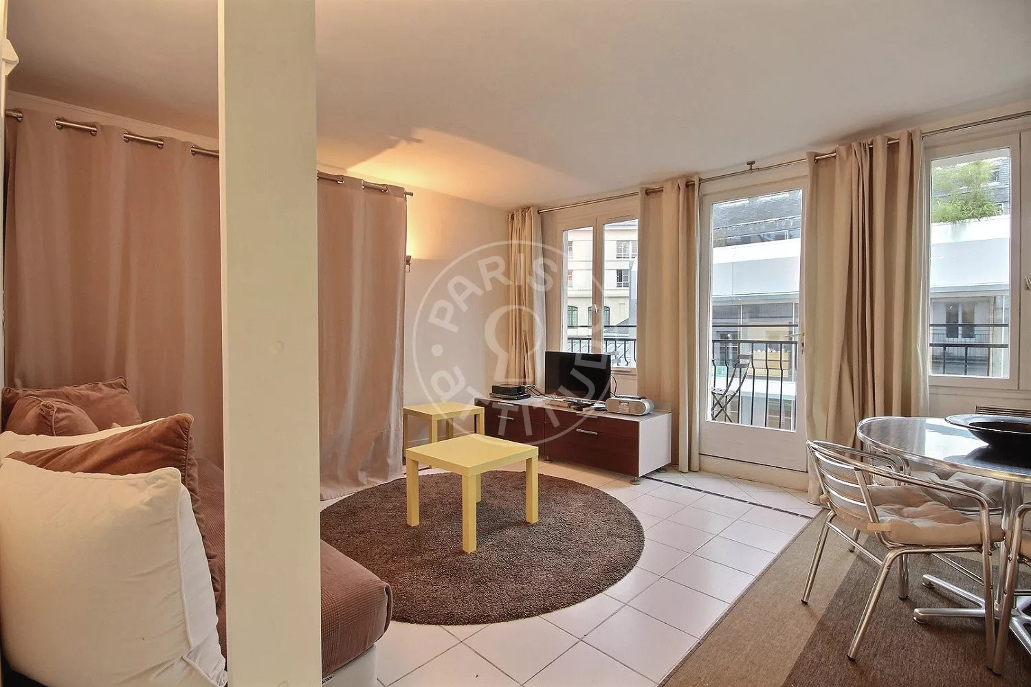 Flat Rue du Vertbois in Paris
