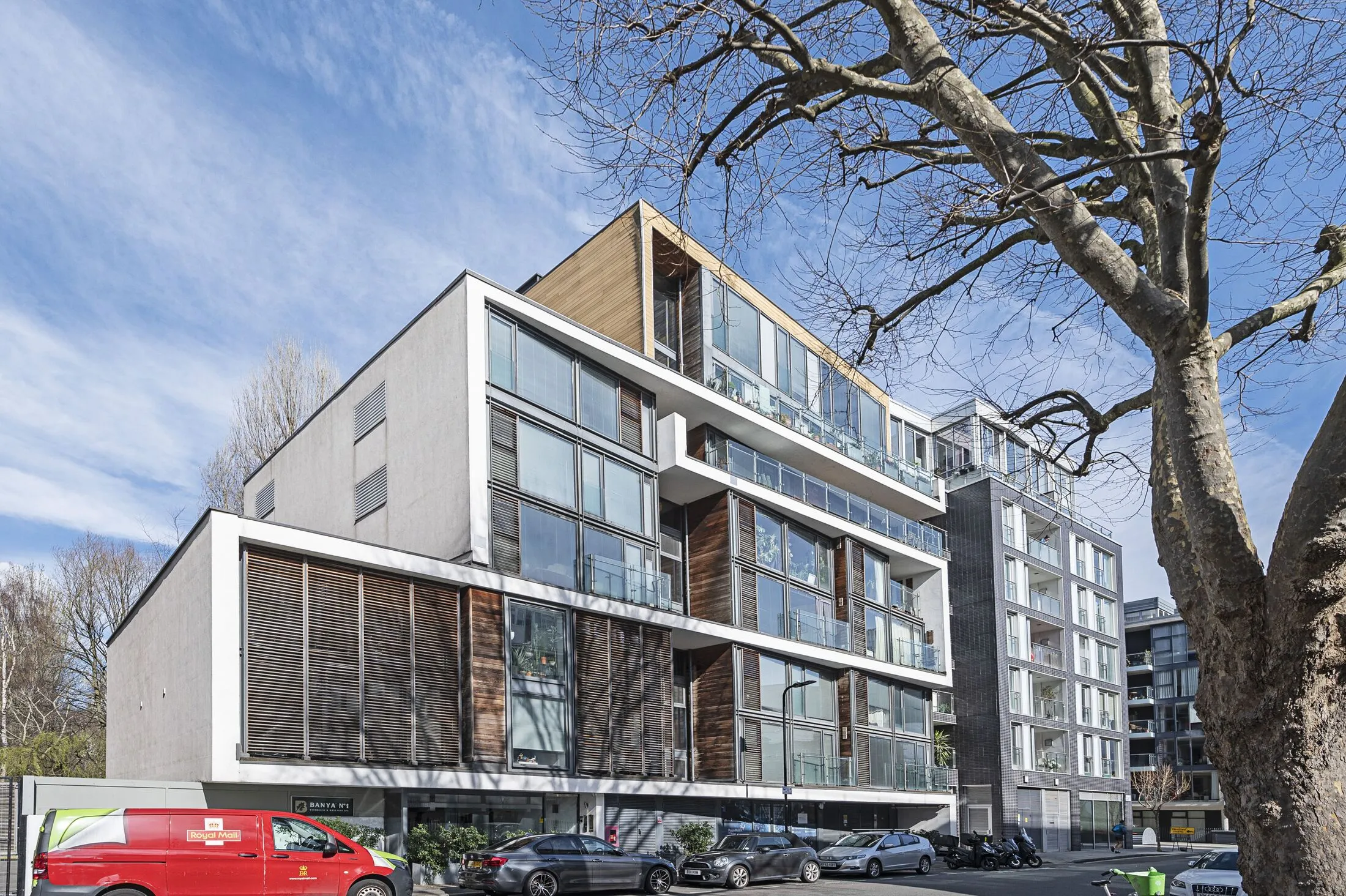 Flat Wellesley Terrace in Greater London