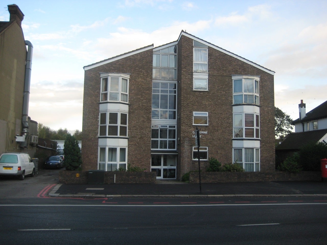 Flat Stafford Road in Greater London