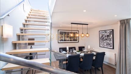 Flat Merchant Square in City of Westminster
