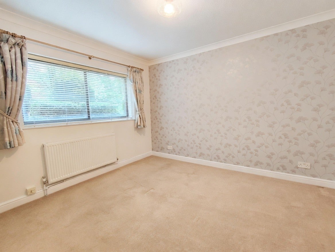Flat Spencer Close in Greater London
