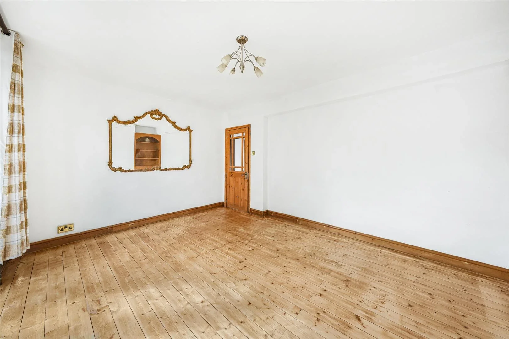 Flat Clissold Crescent in Greater London