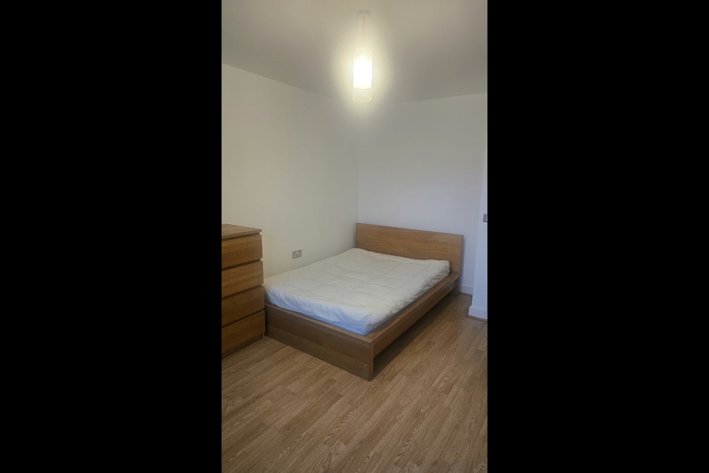 Room Blackwall Way in Greater London