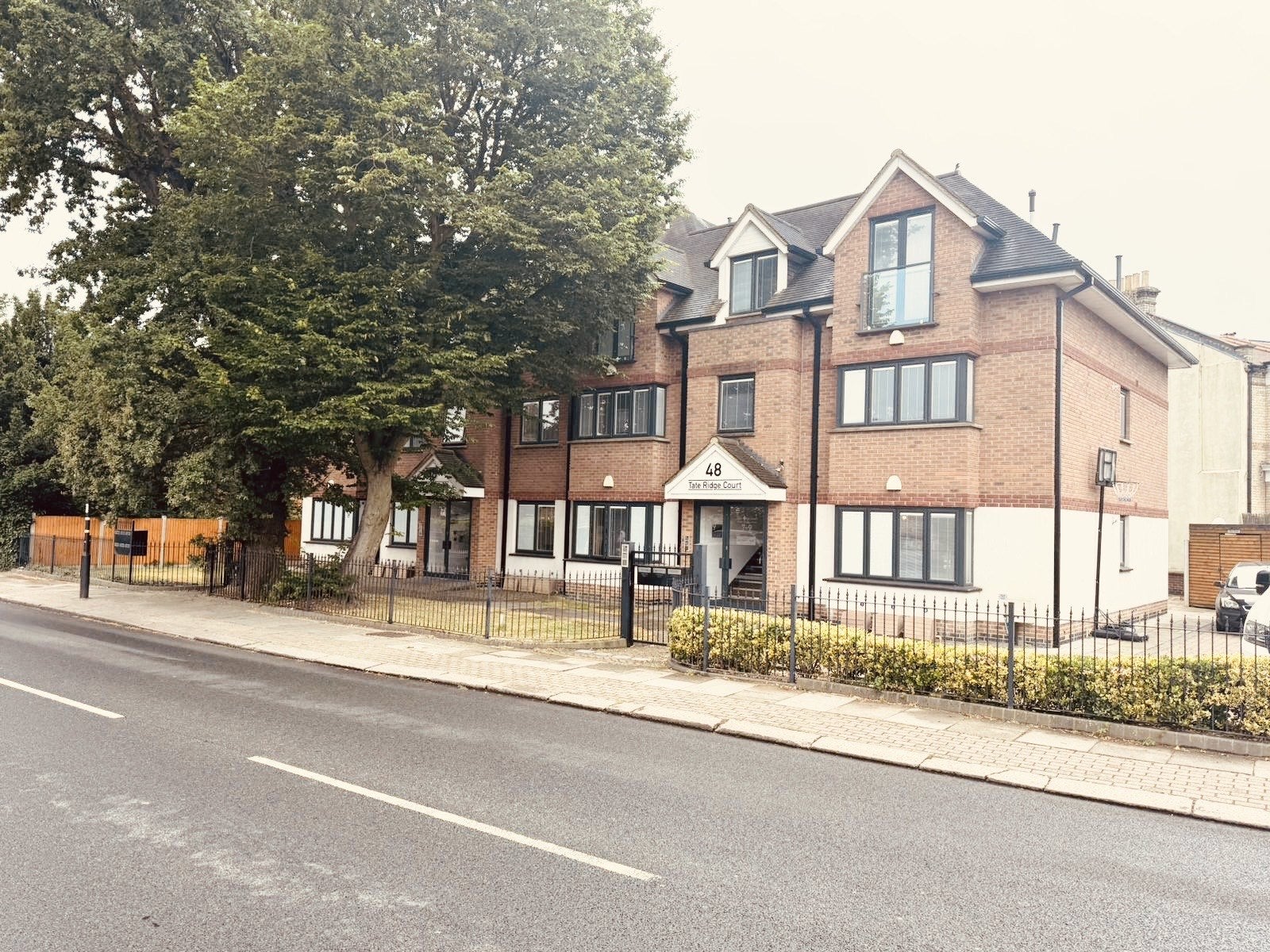 Flat The Ridgeway in Greater London