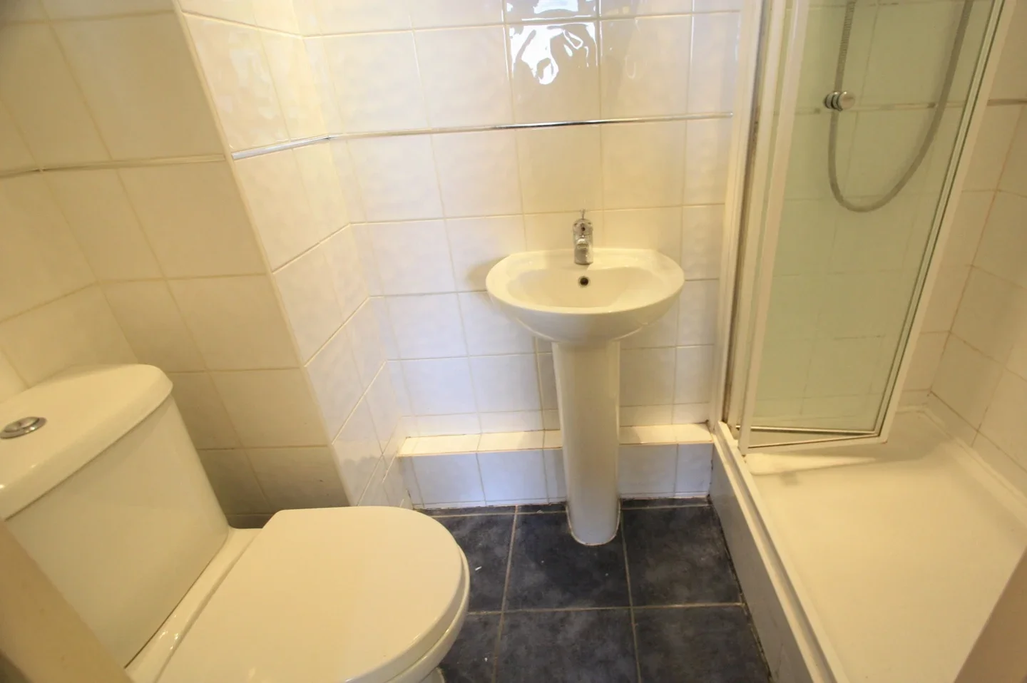 Flat Valnay Street in Greater London