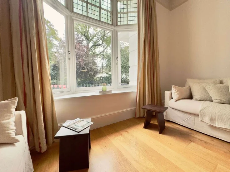 Flat Onslow Square in Greater London