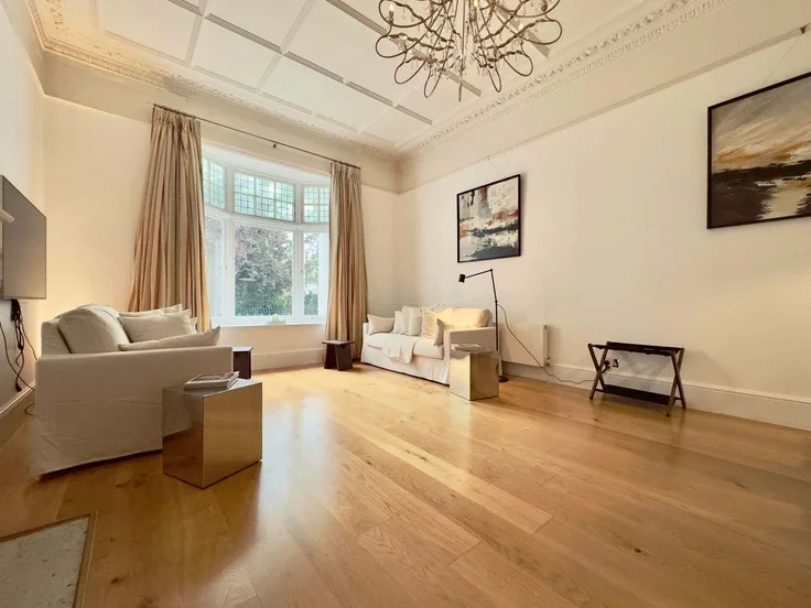 Flat Onslow Square in Greater London