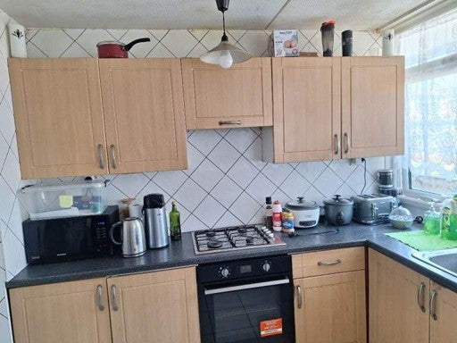 Room Mangold Way in London