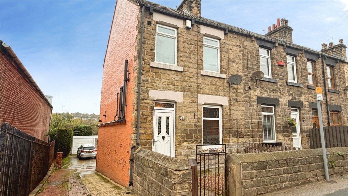 House Wakefield Road in Barnsley