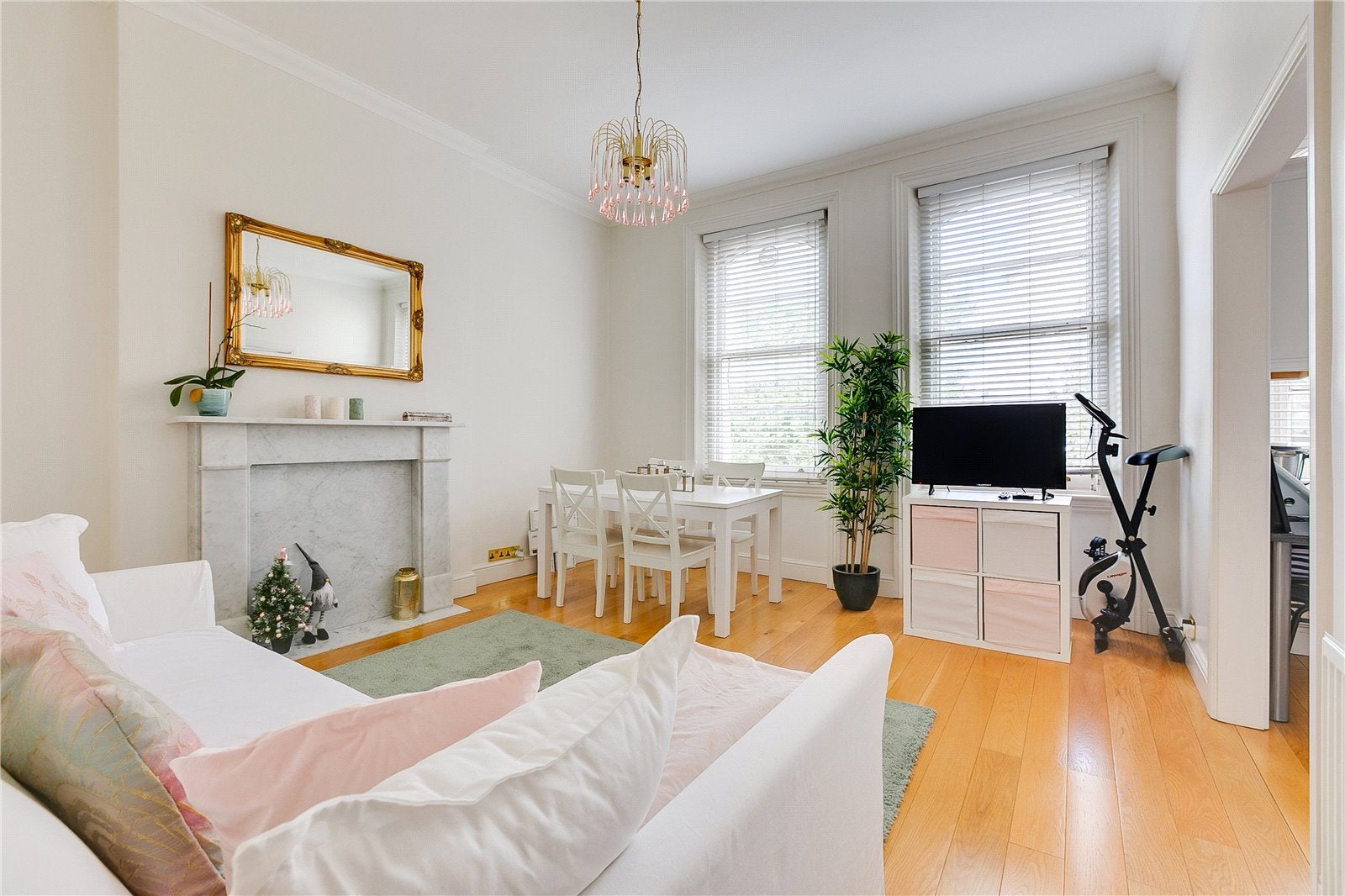 Flat Warwick Avenue in City of Westminster