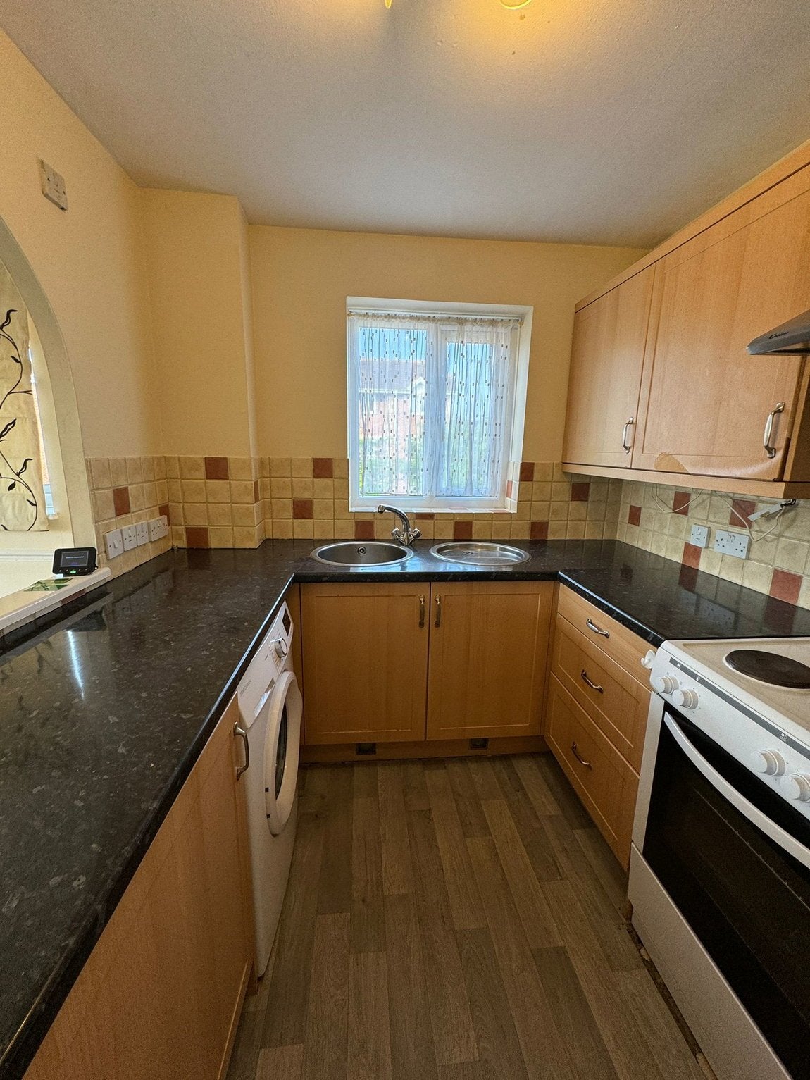 Flat Farriers Close in Swindon