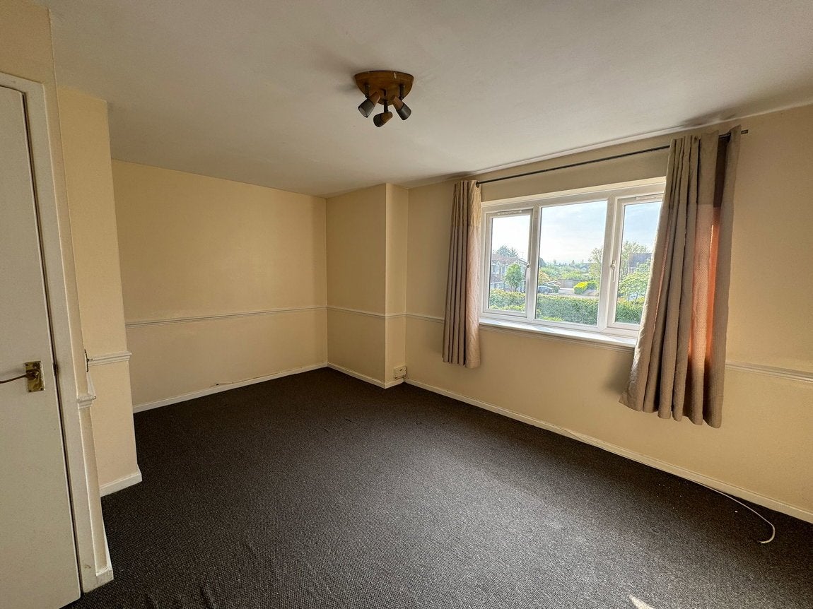Flat Farriers Close in Swindon