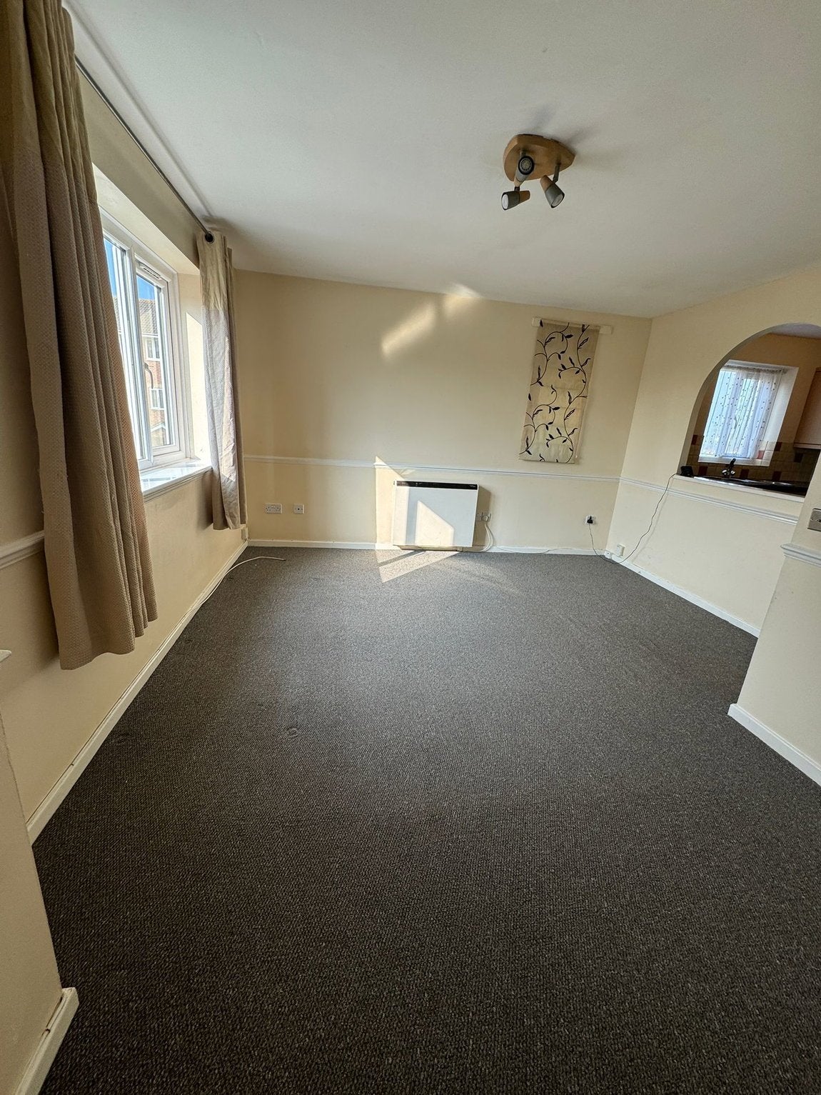 Flat Farriers Close in Swindon