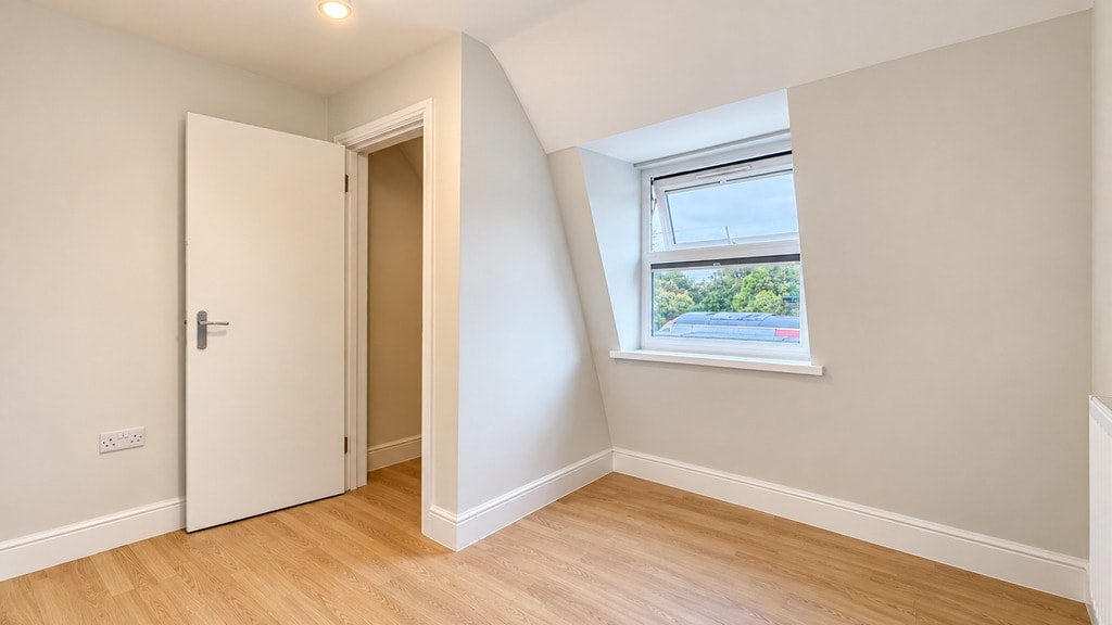 Flat Pott Street in Greater London