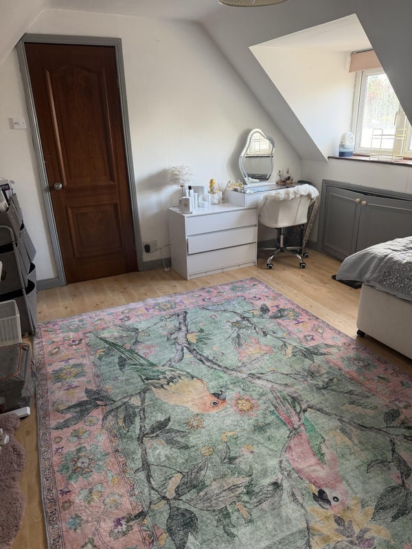 Room Beacon Road in Charnwood