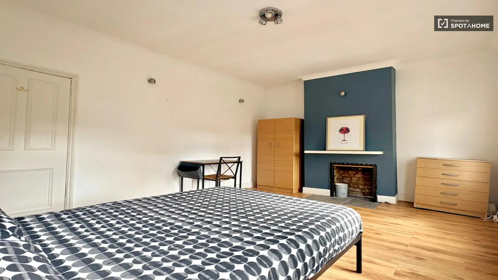 Flat Wandsworth Bridge Road in Greater London