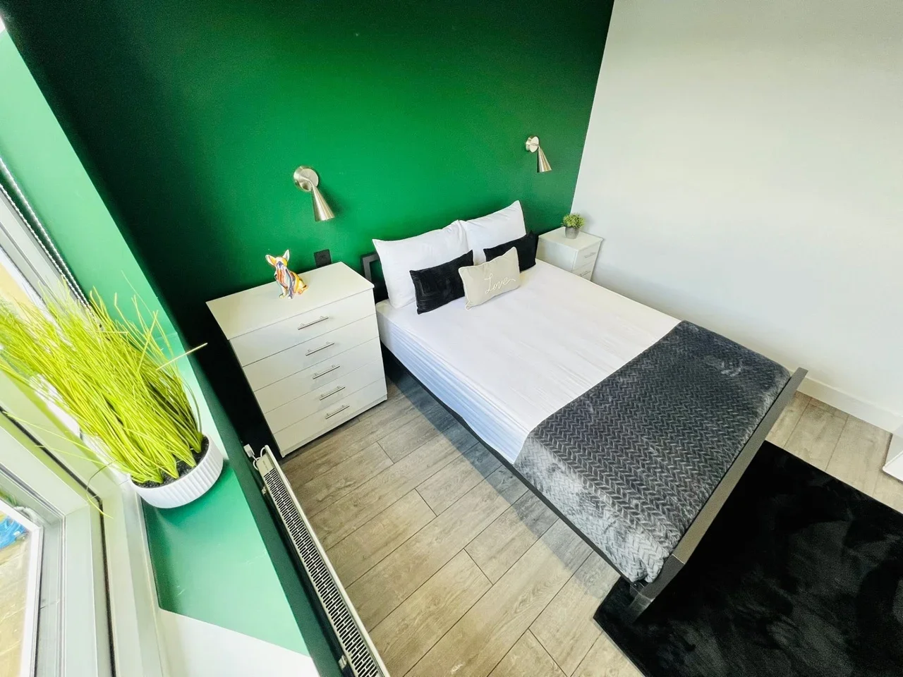 Room Farmhouse Road in Greater London