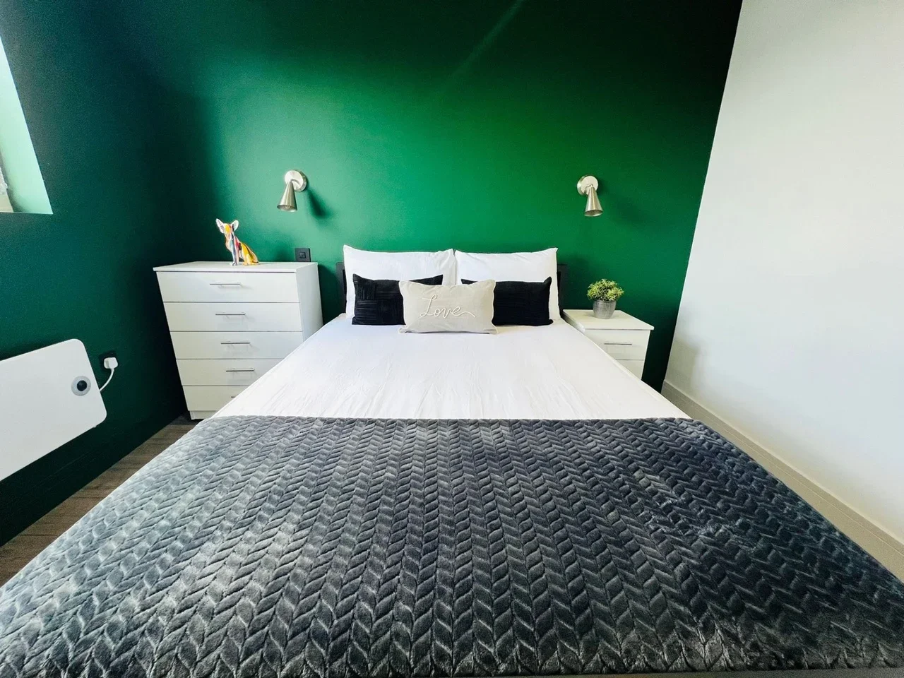 Room Farmhouse Road in Greater London